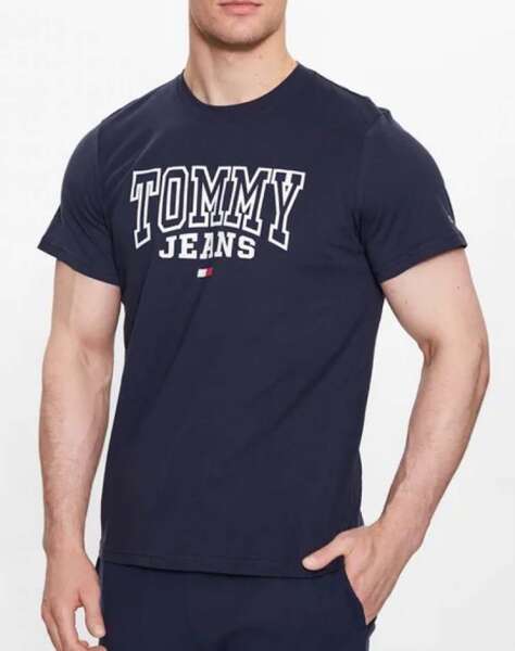 TOMMY JEANS TJM RGLR ENTRY GRAPHIC TEE