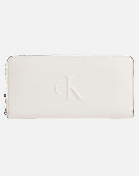 CALVIN KLEIN SCULPTED ZIP AROUND DEBOSS (Dimensions: 19 x 9.5 cm.)