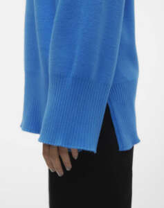 VERO MODA VMGOLDNEEDLE WIDE LS LONG ROLLNECK PULL.