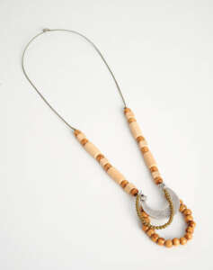 ATTRATTIVO SYNTHETIC NECKLACE