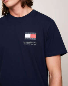 TOMMY JEANS TJM ESSENTIAL FLAG TEE EXT