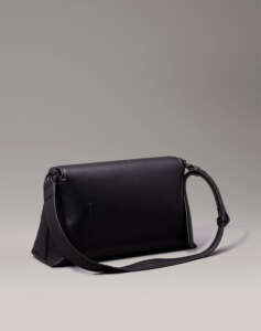 CALVIN KLEIN CK DAILY SHOULDER BAG PEBBLE (Dimensions: 28 x 15 x 8 cm.)