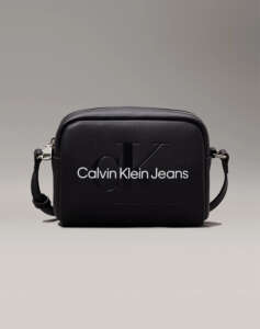 CALVIN KLEIN SCULPTED CAMERA BAG18 MONO (Dimensions: 13 x 18 x 7 cm.)