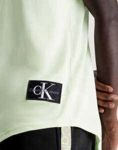 CALVIN KLEIN BADGE ROUND HEM TEE