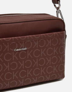 CALVIN KLEIN CK MUST CONV CAMERA BAG_MONO (Διαστάσεις: 22 x 15 x 8 εκ)