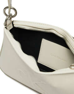 CALVIN KLEIN SCULPTED SHOULDER POUCH25 DEBOSS (Dimensions: 25 x 13 x 4 cm.)