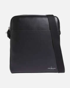 CALVIN KLEIN MONOGRAM SOFT REPORTER22 (Διαστάσεις: 18 x 21 x 4 εκ.)