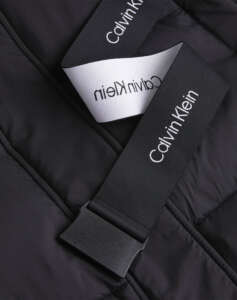 CALVIN KLEIN LOGO BELT SHORT PUFFER