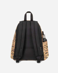 EASTPAK DAY PAKR (Dimensions: 40 x 30 x 18 cm.)