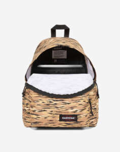 EASTPAK DAY PAKR (Dimensions: 40 x 30 x 18 cm.)