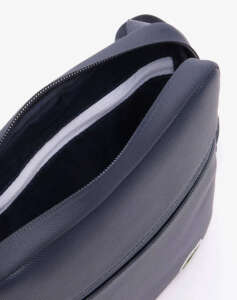 LACOSTE FLAT CROSSOVER BAG (Dimensions: 24 x 17.5 x 8 cm.)