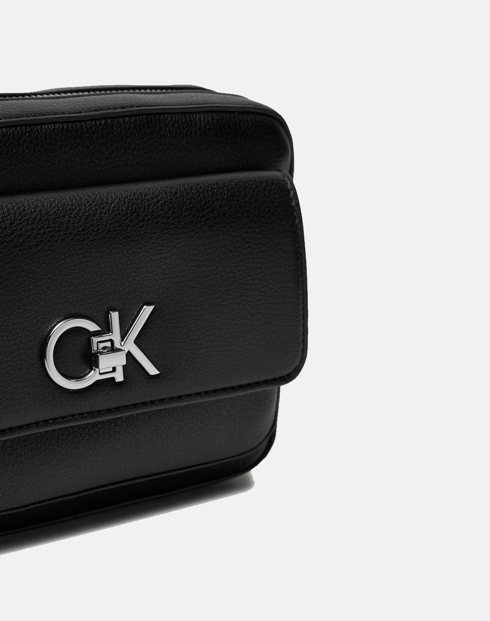 CALVIN KLEIN RE-LOCK CAMERA BAG W/FLAP_PBL (Dimensions: 21 x 15.5 x 5 cm)