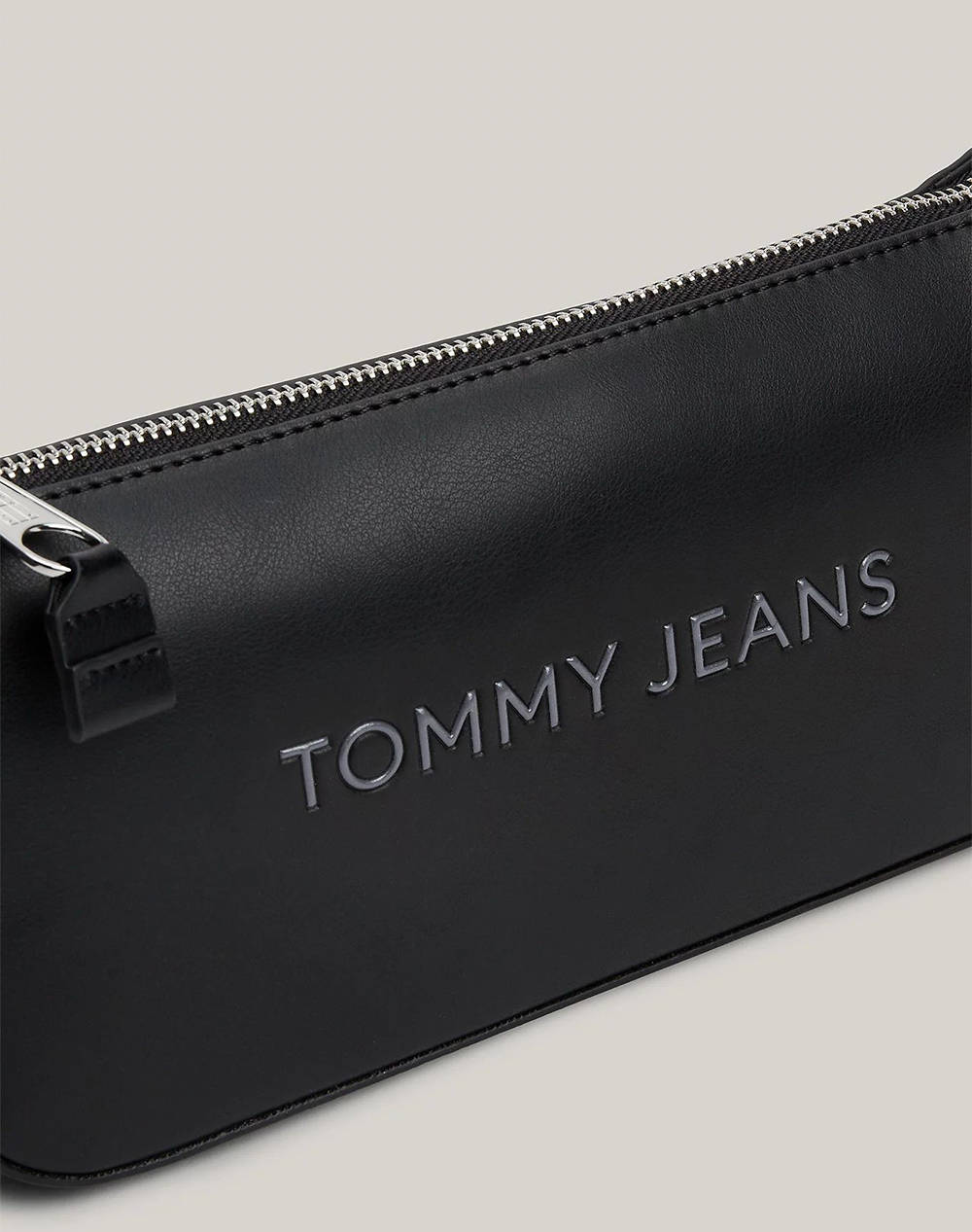 TOMMY JEANS TJW ESS MUST SHOULDER BAG (Διαστάσεις: 25 x 12 x 5.5 εκ)