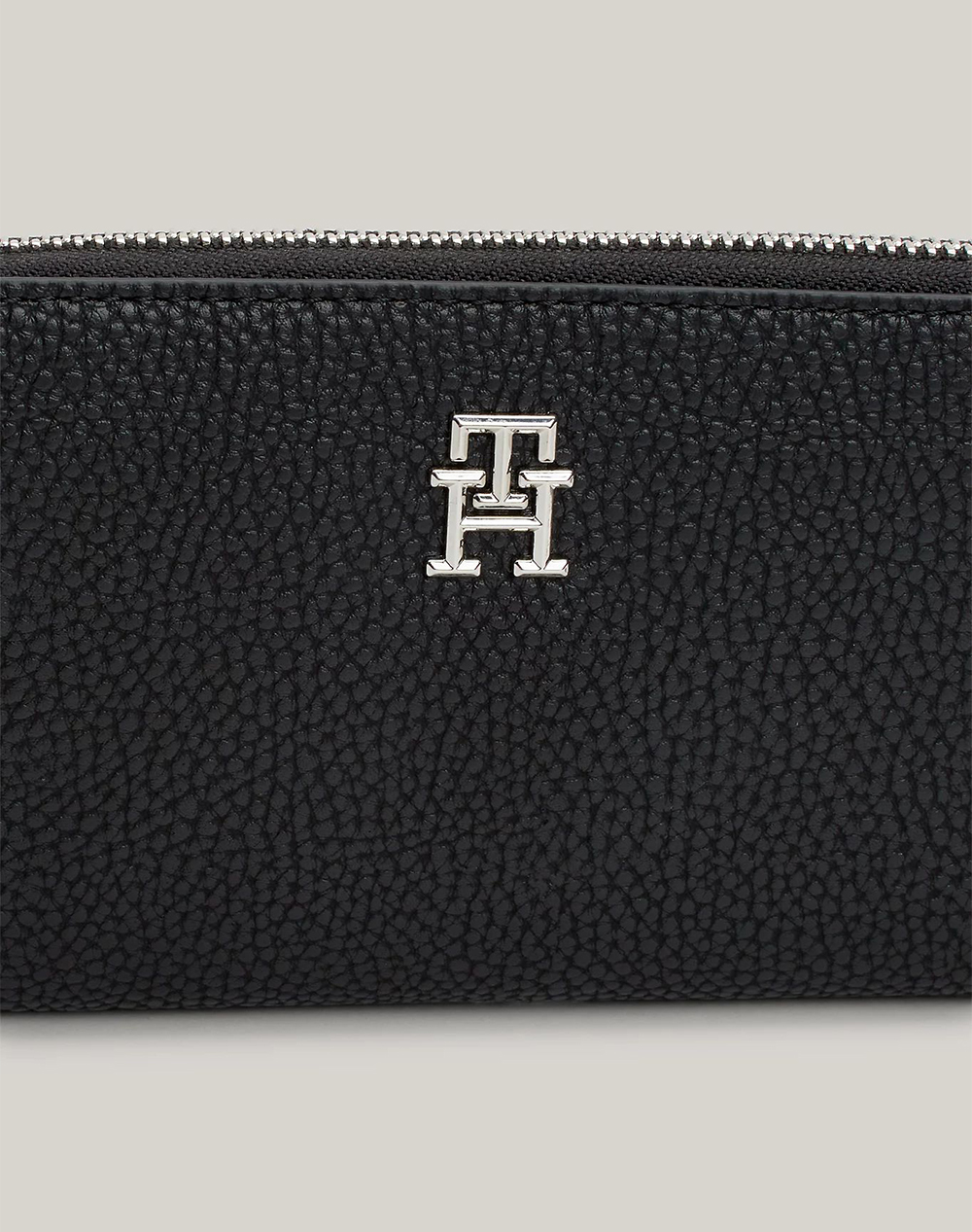 TOMMY HILFIGER TH EMBLEM LARGE ZA (Διαστάσεις: 19 x 2.5 x 10 εκ)