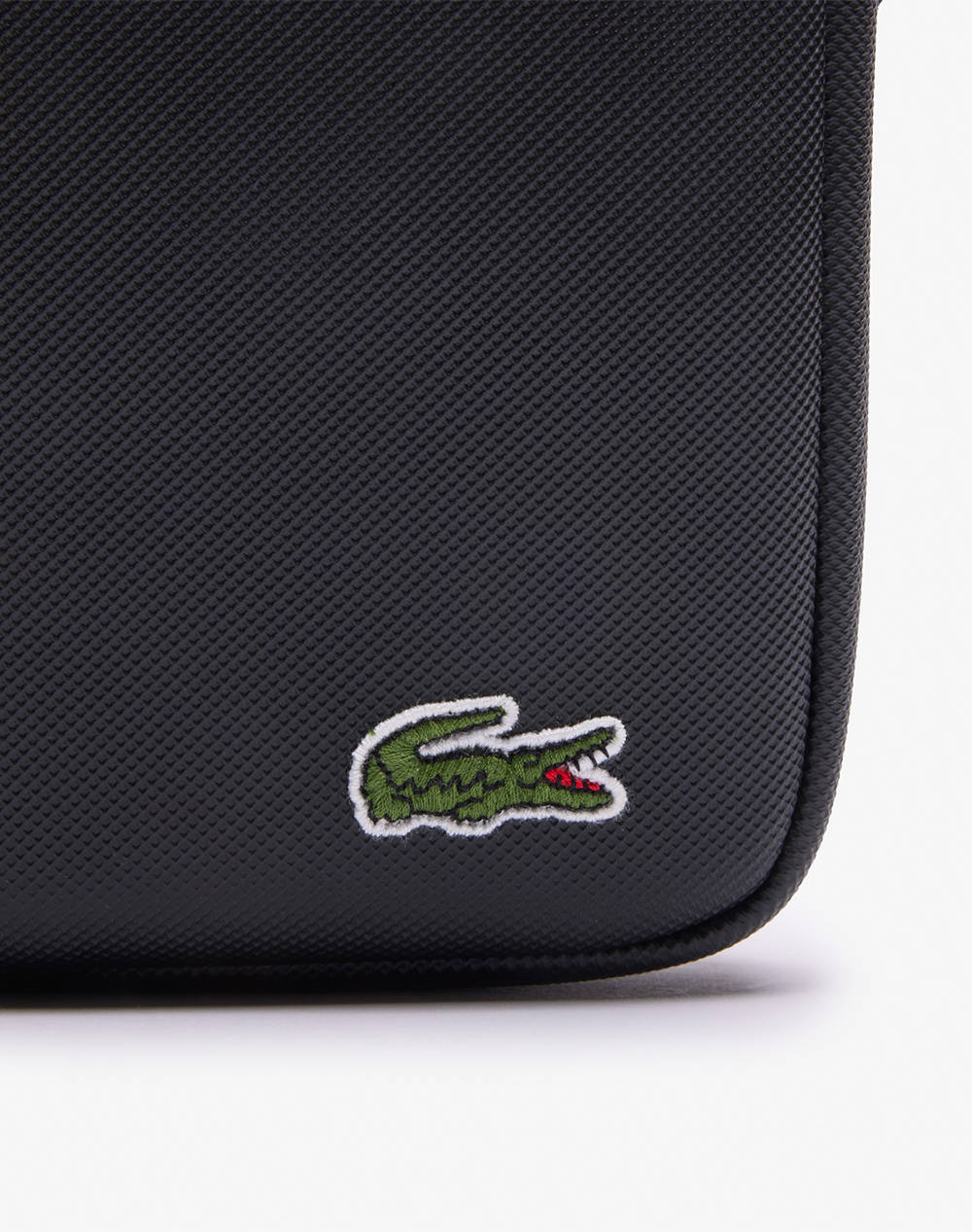 LACOSTE FLAT CROSSOVER BAG (Dimensions: 24 x 17.5 x 8 cm.)