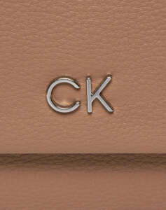 CALVIN KLEIN CK DAILY SHOULDER BAG PEBBLE (Διαστάσεις: 28 x 15 x 8 εκ.)