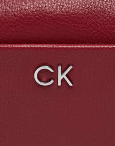 CALVIN KLEIN CK DAILY CAMERA BAG PEBBLE (Dimensions: 18 x 12 x 7.5 cm.)